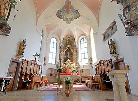 Pfarrkirche St. Petrus und Jakobus in Nendingen