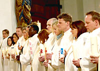 Die Taufe schenkt uns Anteil an Tod und Auferstehung Christi Die Taufe schenkt uns Anteil an Tod und Auferstehung Christi