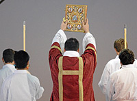 Gott tritt auch heute mit den Menschen in einen Dialog Gott tritt auch heute mit den Menschen in einen Dialog