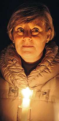 Das Licht leuchtet am hellsten in der Nacht Das Licht leuchtet am hellsten in der Nacht