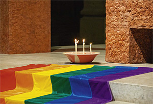 »Als queerer Mensch ecke ich in der Kirche an« »Als queerer Mensch ecke ich in der Kirche an«