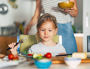 »Mama, Papa, darf ich das essen?« »Mama, Papa, darf ich das essen?«